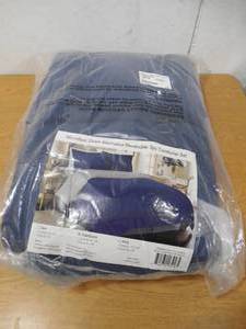 lot 8 image: Ultra-Plush Reversible 3-Pc. Comforter Set - FullQueen