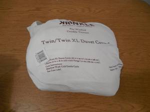 lot 17 image: Prewashed Microfiber Natural Wrinkle 3-Pc. Duvet Cover Set - Twin