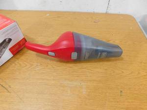 lot 45 image: BLACKDECKER dustbuster Quick Clean Cordless Hand Vacuum