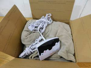 lot 93 image: Biddeford Microplush Electric Heated Blanket - Twin