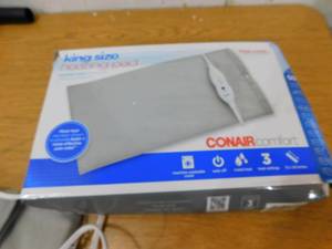 lot 99 image: CONAIRcomfort King Size Heating Pad