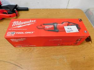 lot 100 image: Milwaukee M12 12V REDLITHIUM Compact Vacuum Tool