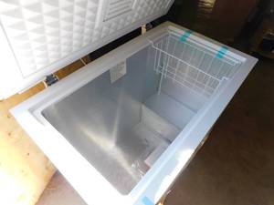 lot 113 image: BLACKDECKER 7 Cu. Ft. Chest Freezer