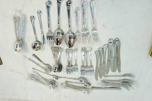 Flatware set