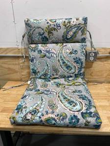 HAMPTON BAY Paisley Outdoor Highback Dining Cushion in Gray