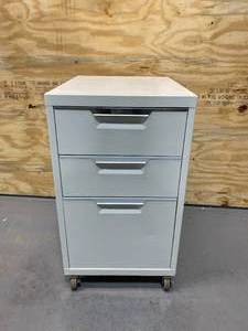 3 Drawer Metal Filing Cabinet on Casters