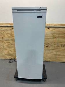 MAGIC CHEF 5.8 cu. ft. Upright Freezer in White