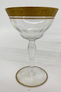 lot 7 image: Collection of Gold Rimmed Glassware