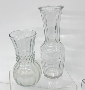 lot 29 image: Collection of 7 Clear Vases