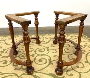 lot 37 image: Antique Round Dining Table