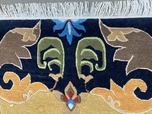 lot 57 image: Beautiful Ornate Wool Rug