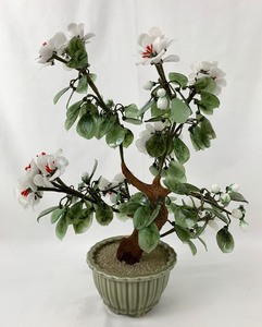 lot 118 image: Vintage Mid-Century Chinese Glass Bonsai Tree with Glass Flowers and Leaves