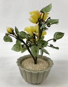 lot 120 image: Vintage Mid-Century Asian Glass Bonsai Arrangement w Yellow Flowers