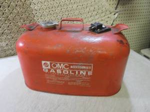 lot 2 image: (EW6) Vintage Boat Motor Gas Tank...