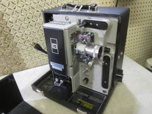 lot 4 image: (F-2) Vintage Kodak Analyst II 16mm...