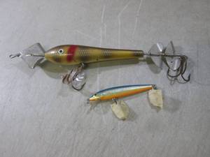 lot 18 image: (FS) Vintage Fishing Lures...
