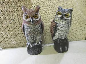 lot 31 image: (D-2) 2 Plastic Owls 16 Tall...