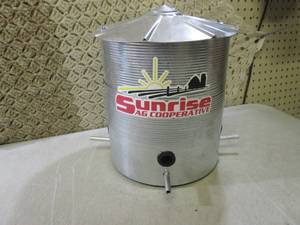 lot 45 image: (RM4) Grain Bin Bird Feeder Mounts ...