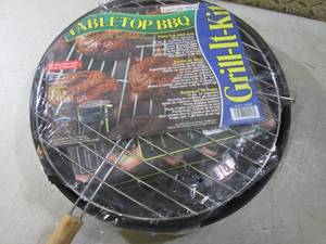 lot 53 image: (D-3) Table Top BBQ Grill-It-Kit...