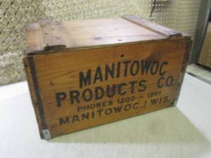 lot 61 image: (EW3) Vintage Wood Box Crate with H...