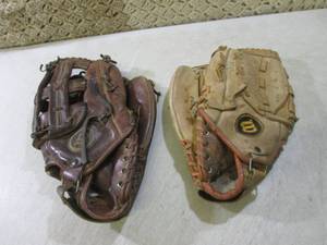 lot 89 image: (CS) 2 Wilson Baseball Gloves...