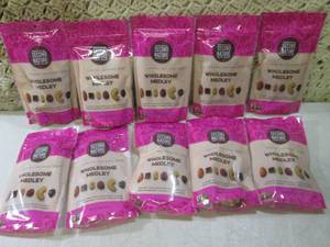 lot 115 image: (C-1) 10 Bags of Wholesome Medley M...