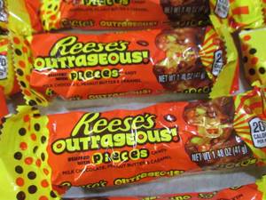 lot 136 image: (B-2) 20 Reeses Outrageous Candy Ba...