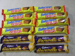 lot 140 image: (B-1) 12 Candy Bars 8 Butterfinger ...