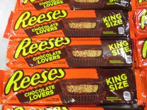 lot 144 image: (B-1) 12 King Size Reeses Chocolate...