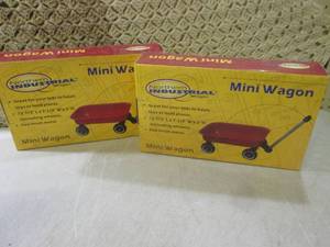 lot 173 image: (F-0) 2 Mini Wagons...