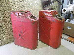 lot 215 image: (RM1) 2 Vintage Gas Cans...