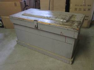 lot 219 image: (CS) Vintage Wood Trunk 37 34 x 2...