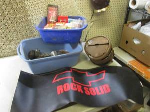 lot 230 image: (RM2) Assorted Vintage Car Parts Et...