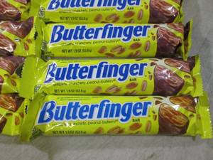 lot 246 image: (B-3) 12 Butterfinger Candy Bars Be...