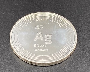 lot 19 image: 1 Oz Silver Coin