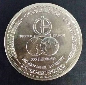 1972 Universaro Silver Round