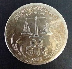 1972 Universaro Silver Round
