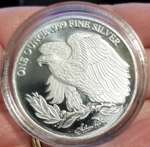 lot 17 image: 1 TROY OZ. .999 FINE SILVER SAINT GAUDENS DESIGN IN AIRTITE