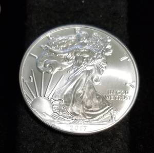 lot 45 image: 2017 AMERICAN SILVER EAGLE 1 TROY OZ. .999 FINE SILVER DOLLAR