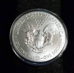 lot 07-A image: 2021 AMERICAN SILVER EAGLE 1 TROY OZ. .999 FINE SILVER IN AIRTITE