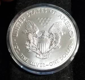 lot 42-A image: 2021 AMERICAN SILVER EAGLE 1 TROY OZ. .999 FINE SILVER IN AIRTITE