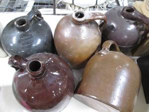 lot 31 image: Lot of 5 Glazed Pottery Water Jug P...