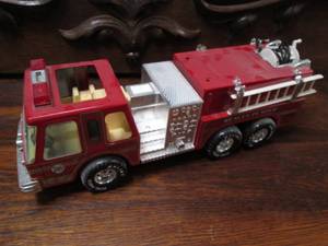 lot 33 image: Vintage Nylint Heavy Duty Metal Fir...