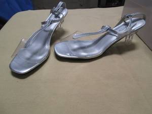 lot 138 image: Midnight Velvet Womans Marnie Strap Shoe (11M)