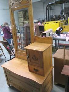 lot 44 image: Heavy Duty Wooden Vintage Wash Buff...