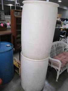 lot 50 image: Lot of 2 White Heavy Duty Plastic B...