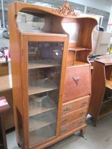 lot 64 image: Beautiful Vintage Drop Down Secreta...