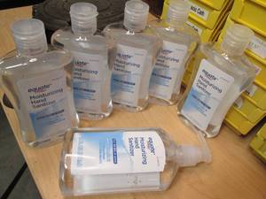 lot 72 image: Lot of 6-8oz Bottles of Moisturizin...