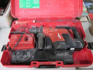 lot 81 image: Heavy Duty Hilti TE5A 24 volt Hamme...