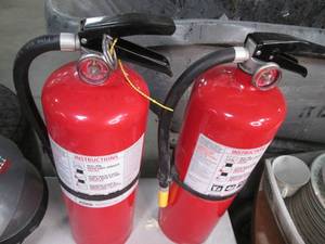 lot 90 image: Lot of 2 fire extinguishers...